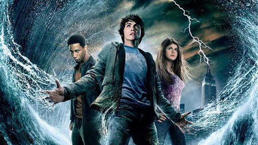 Hadès et Perséphone dans les arts. Hadès est le méchant dans le premier Percy Jackson. Et il a encore fait des siennes : le roi des Enfers s'en est cette fois pris à la mère de Percy.